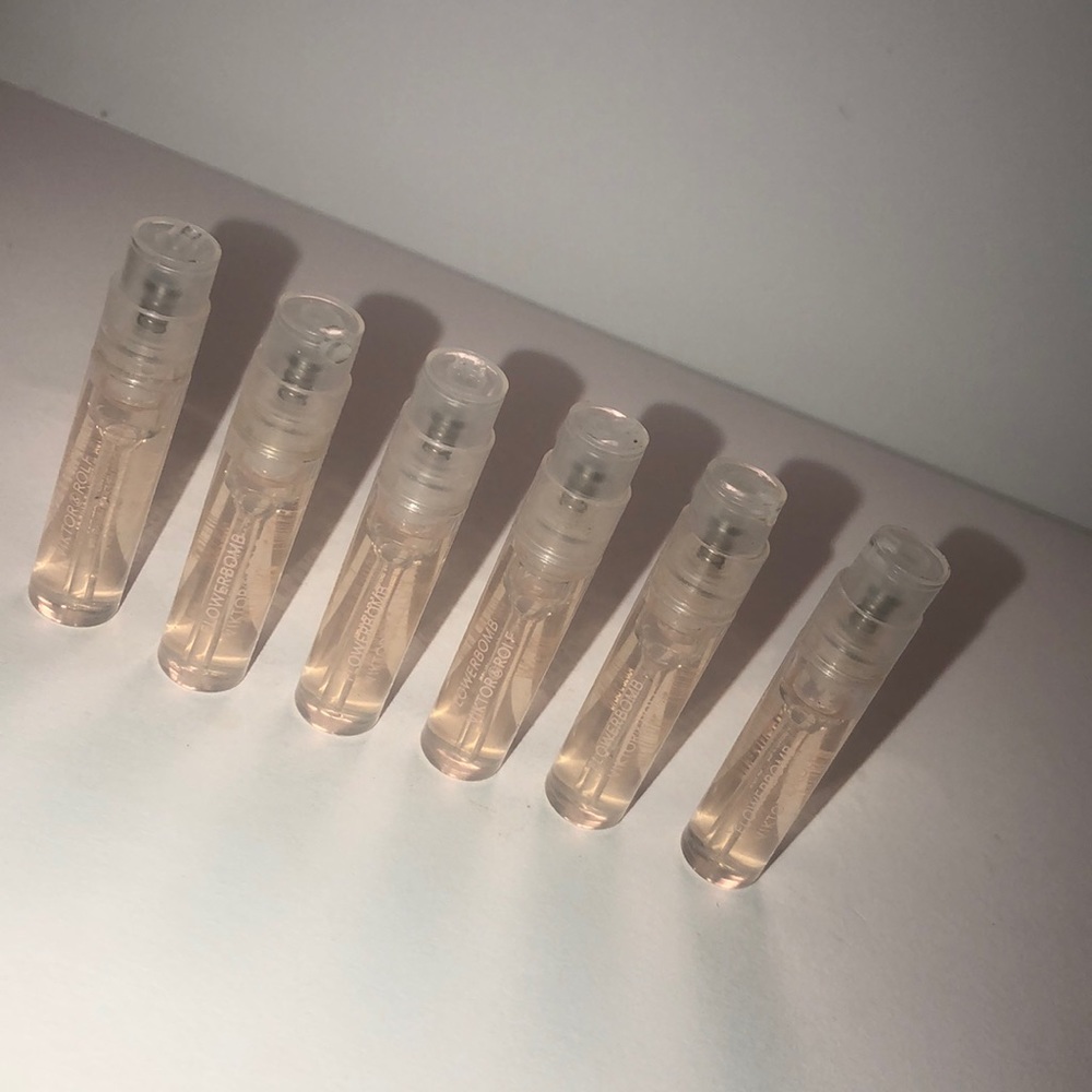 (6) Flowerbomb Travel Sprays - Picture 2 of 3